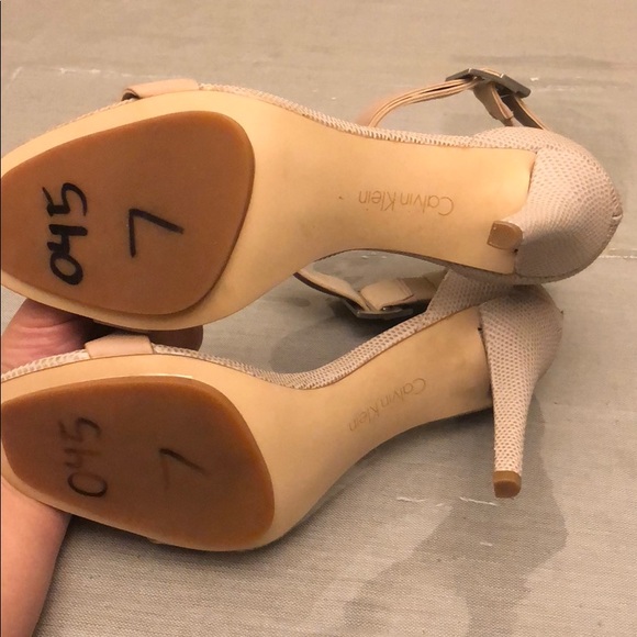 Never worn but tried on! - Picture 5 of 6